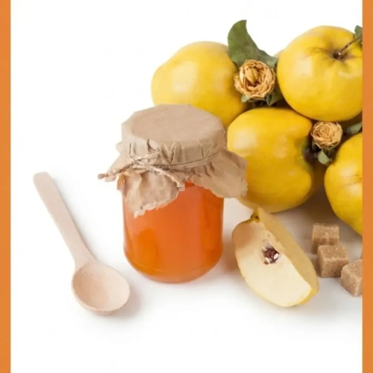 Quittenmarmelade gehört für mich zum Herbst wie Laub und Kerzenlicht.